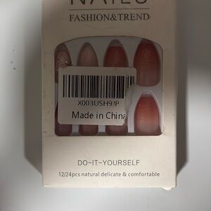 Fashion & Trend Pink False Nails